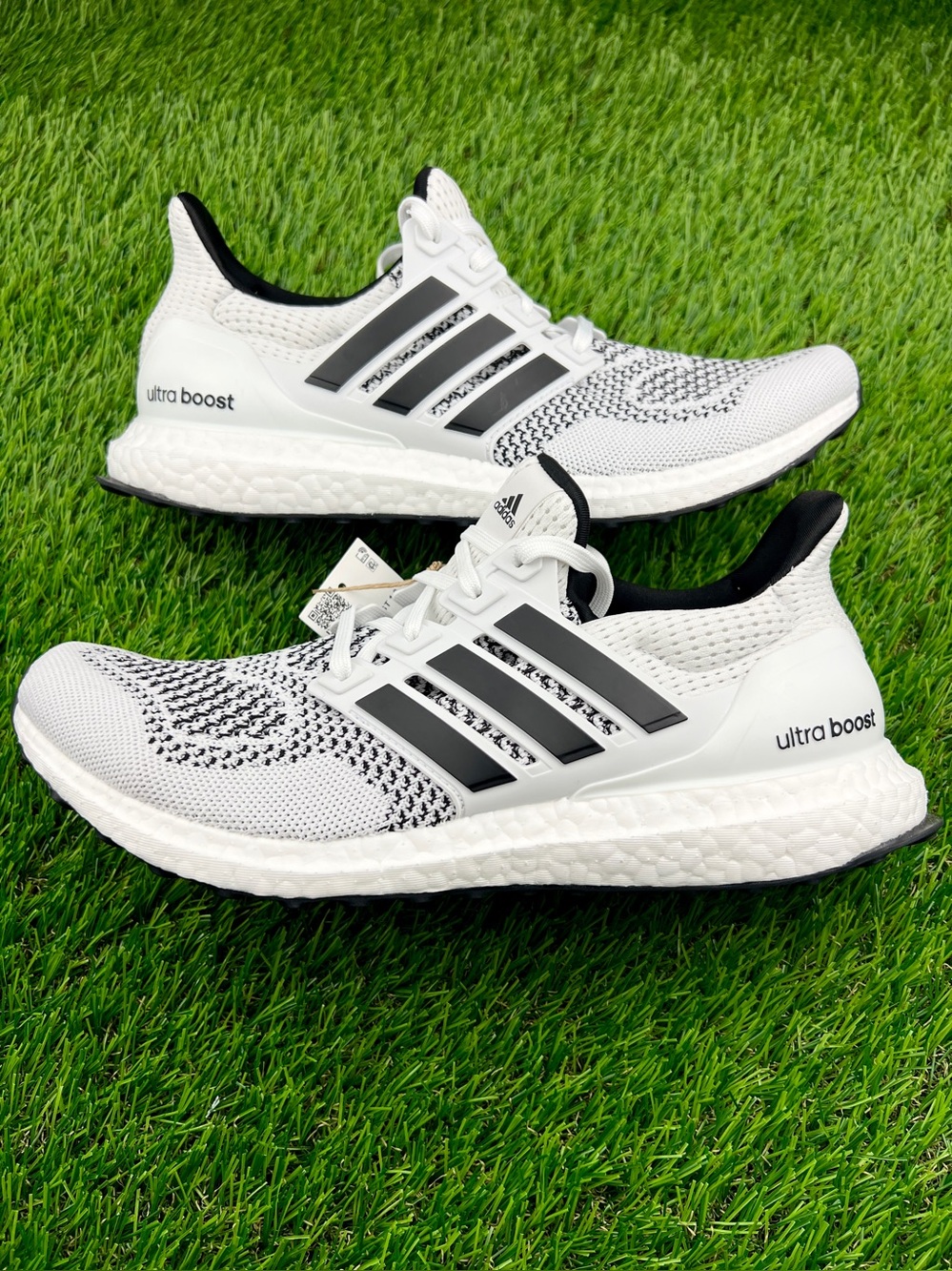 Adidas Ultra Boost 1.0 Primeknit Running Shoes Men's Size 9.5 White Black JR1987